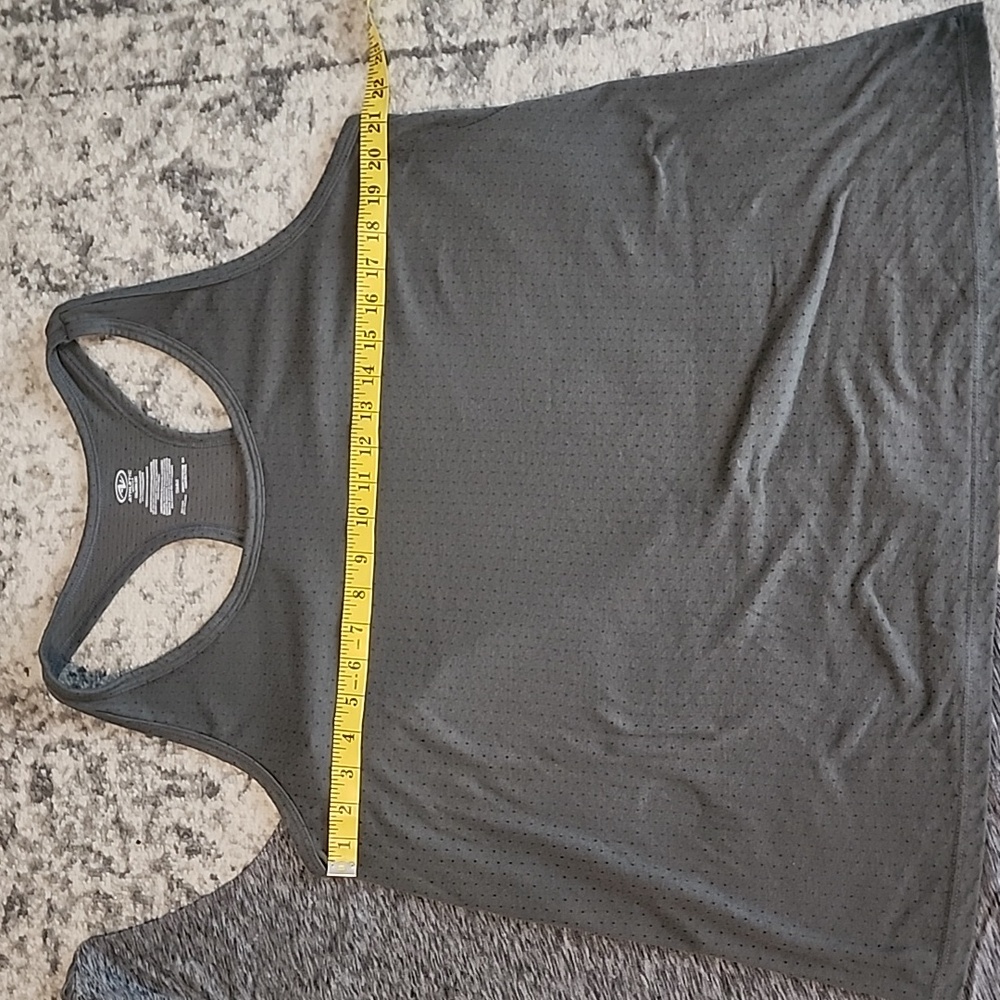 Tank top bundle - Picture 6 of 9